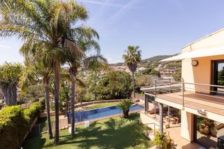 Casa a Montalnou - Milans del Bosc. Chalet de lujo en sant vicen� de montalt con piscina y vistas al