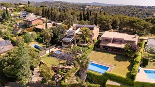 Casa a Montalnou - Milans del Bosc. Chalet de lujo en sant vicen� de montalt con piscina y vistas al