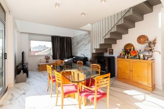 Flat in Tiana. Exclusivo atico dúplex en tiana con vistas al mar, piscina y par