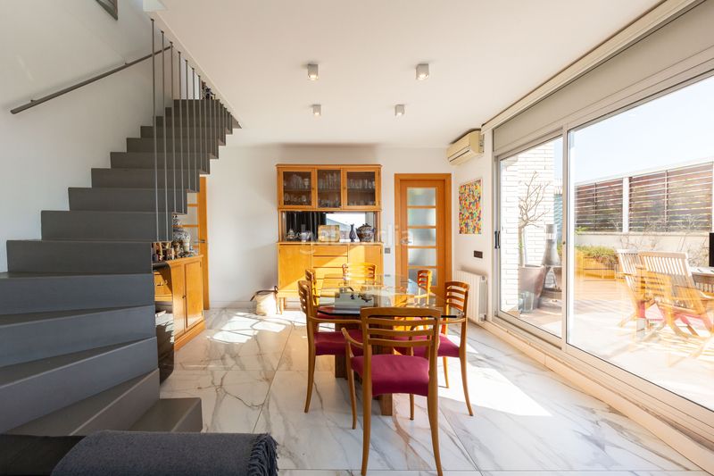 Foto 1e1ed6df-cb8a-4eff-8b94-0e43d6dd08c7. Pis amb calefacció aparcament piscina a Tiana