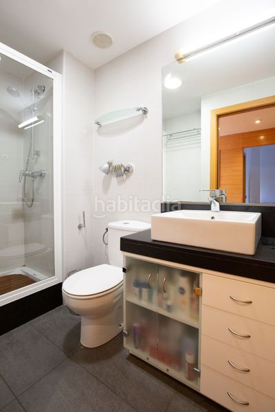 Foto 3667dff8-b87c-4045-a8dd-75ee64d036e1. Pis amb calefacció aparcament piscina a Tiana