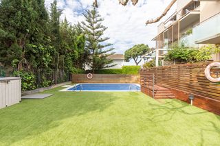 Pis a Tiana. Exclusivo atico d�plex en tiana con vistas al mar, piscina y par