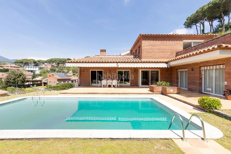 Foto a492d7fb-895d-4840-bd37-4eb9fdda399a. Casa amb aparcament piscina a Caldes d´Estrac