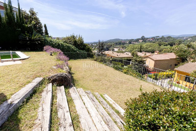 Foto bfac8252-e60f-4526-a162-745d4b310ba4. Casa amb aparcament piscina a Caldes d´Estrac