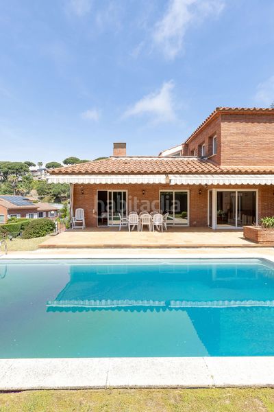 Foto debad44c-ea01-4443-b8b5-b66bcb2329f1. Casa amb aparcament a Caldes d´Estrac