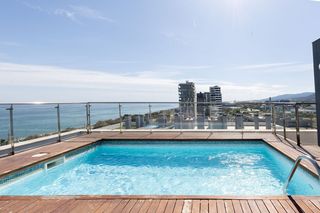 Apartament a El Rengle. Piso esquinero en primera l�nea de mar con piscina en matar�