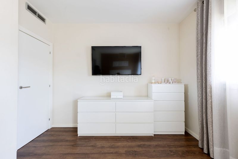 Foto bd81f5ce-ab7d-4863-8e5d-ad3af346dd36. Apartament amb calefacció aparcament a El Rengle Mataró