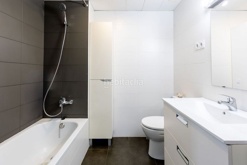Foto cc4a8d63-7193-486f-ac97-505d352bf5cf. Apartament amb calefacció aparcament a El Rengle Mataró