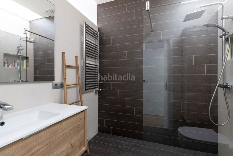 Foto 293fb5c7-6193-41f8-9fac-c7851881aaae. Casa amb calefacció aparcament piscina a Progrés - Pep Ventura Badalona