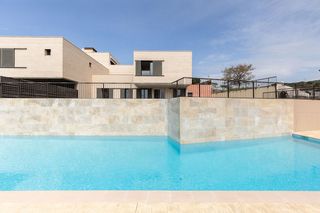 Casa a Vallveric. Casa con jard�n y piscina en matar�, a 20 mins de barcelona y ce