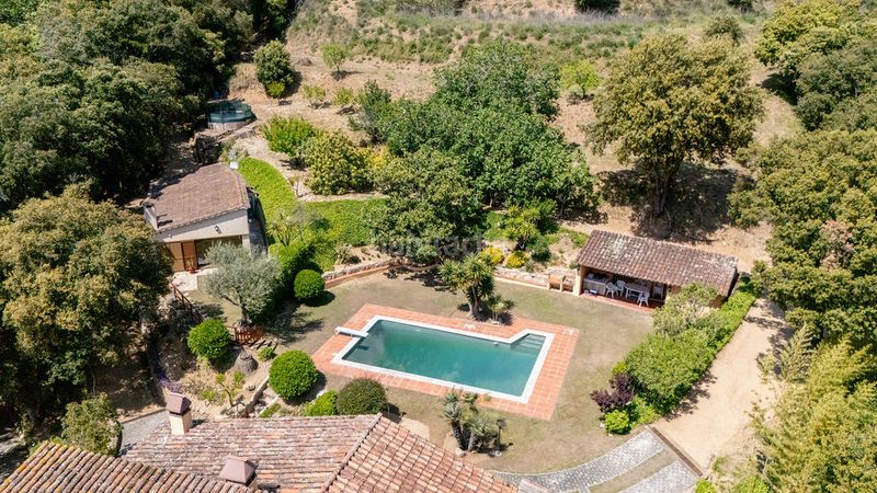 Foto 9d1f9493-4fe4-4b53-aceb-8d012c48afd0. Masia amb calefacció aparcament piscina a Arenys de Munt