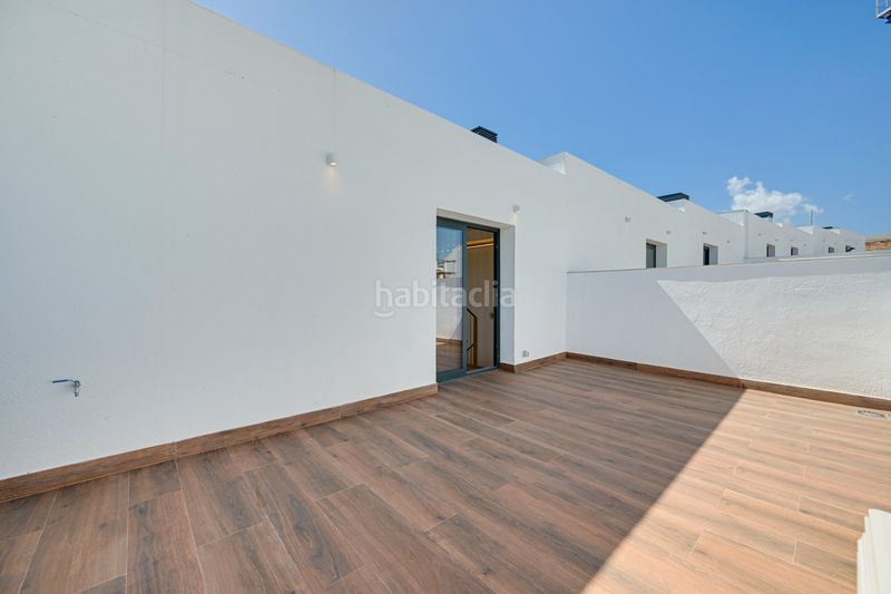 Foto c1cd9534-984c-45e2-91eb-185b2d65abbf. Casa amb calefacció aparcament piscina a Montgat