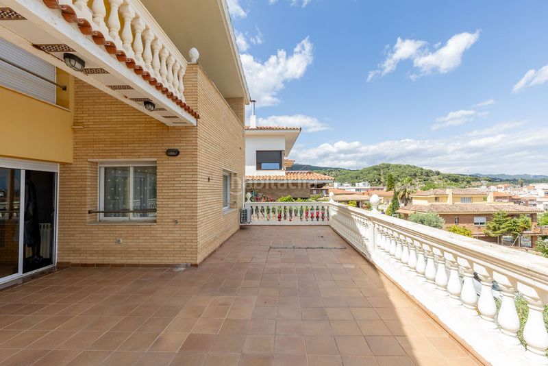 Foto b3339fe9-6189-4df0-b9d9-fe78aa49957d. Casa amb calefacció aparcament piscina a Canet de Mar