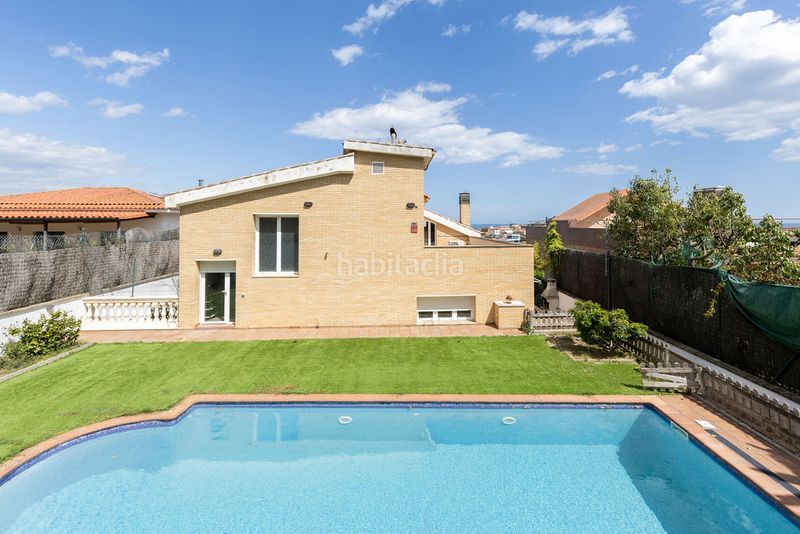 Foto b573819d-8c4b-4f94-8411-ffee4a4f4c76. Casa amb calefacció aparcament piscina a Canet de Mar