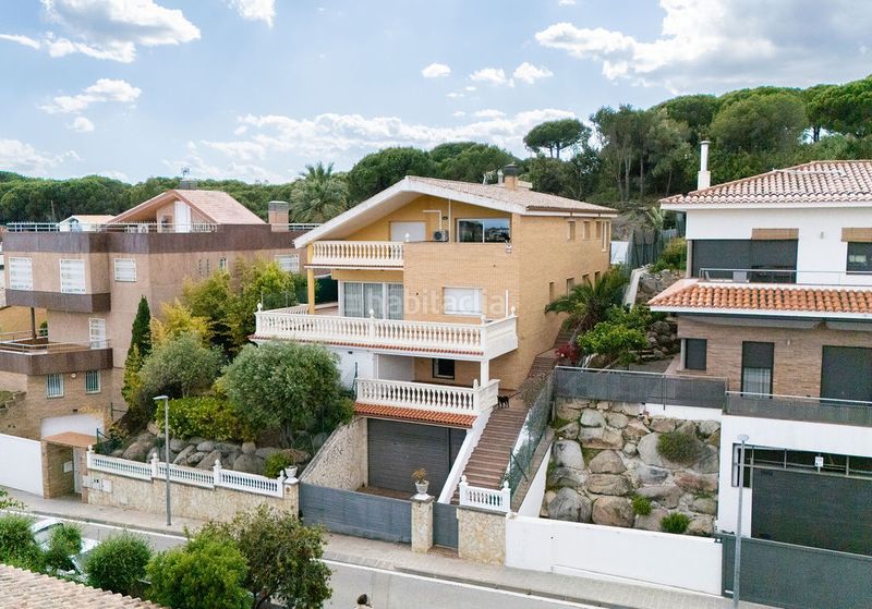 Foto d91fd301-86a6-4572-bf7e-b7177d56ff40. Casa amb calefacció aparcament piscina a Canet de Mar