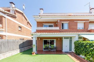 House in Sant Vicenç Platja. Casa con jardín cerca de la playa en venta en sant vicenç de mon