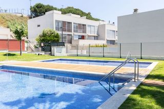 Casa en Urbanitzacions. Casa con vistas al mar y piscina en sant pol de mar