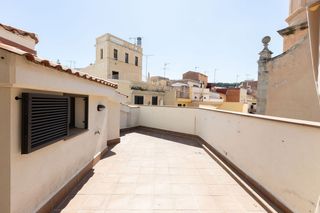 Pis a Centre. Ático dúplex en venta en centro de arenys de mar, a pasos del la
