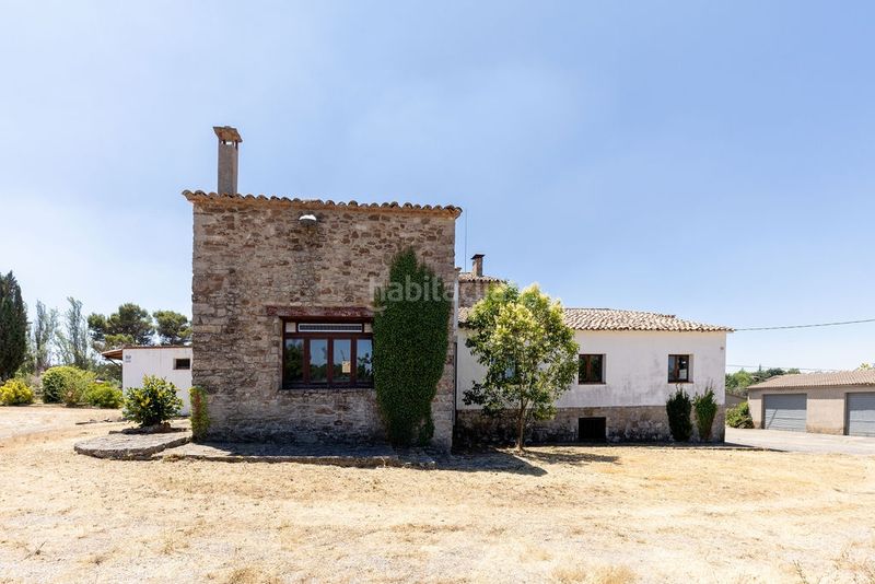 Foto a1378b41-cae5-4831-82b3-89be0aa7d7f3. Masia amb aparcament a Moià