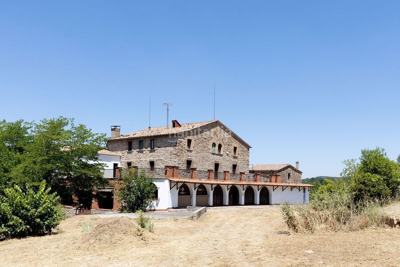 Foto dc411872-1bd9-4284-906f-422daab908c5. Masia amb aparcament a Moià