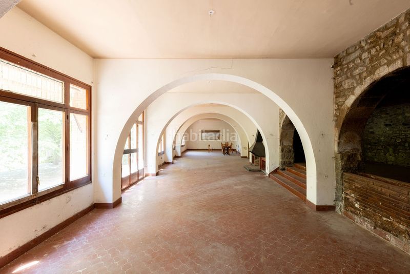 Foto f1226396-f6ef-48a5-9cd5-faadd7aa5403. Masia amb aparcament a Moià
