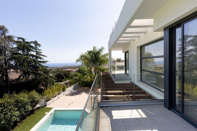 Foto 72d23380-772b-415d-b902-8be8a2ef3453. Casa amb calefacció aparcament piscina a Premià de Dalt