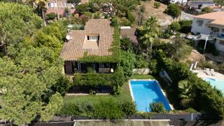 Haus in Cabrils. Exclusivo chalet con vistas al mar y a la montaña  cabrils