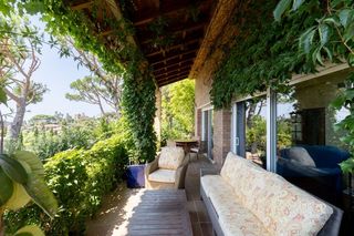 Casa a Cabrils. Exclusivo chalet con vistas al mar y a la montaña  cabrils