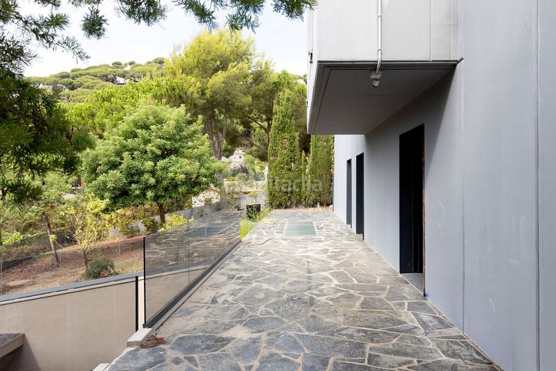 Foto c5b44be6-6874-4e11-8a7e-b766e45f1f66. Casa amb aparcament piscina a Premià de Dalt