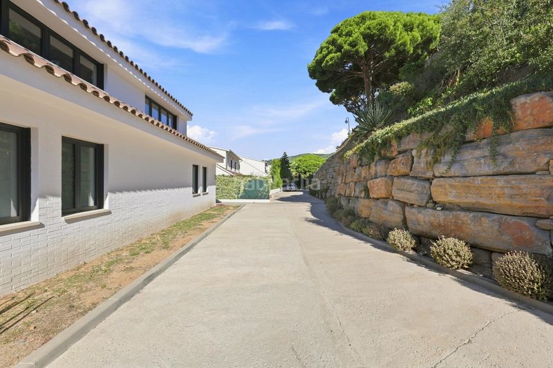 Foto 6165922a-82b6-4e42-b9ca-7c99ef47e959. Casa amb aparcament a Caldes d´Estrac