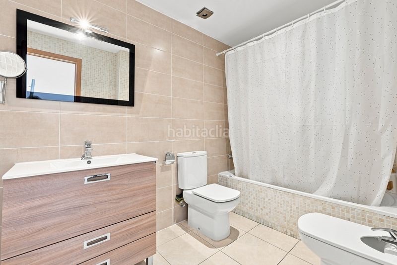 Foto 10eeadbe-7123-41ee-881c-94f802e78a96. Casa amb aparcament a Canet de Mar