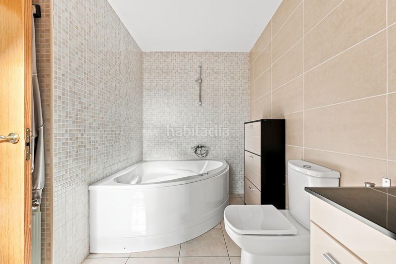 Foto 7350b614-d421-4b03-ab21-1449f892ac5d. Casa amb aparcament a Canet de Mar