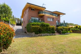 Casa a Montalnou - Milans del Bosc. Casa de lujo en sant vicen� de montalt con vistas al mar y monta
