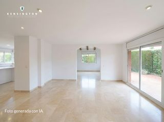 Casa adossada a Sant Vicenç Platja. Casa con piscina y jardín a 5 minutos de la playa en sant vicenç
