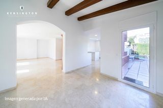 Reihenhaus in Sant Vicenç Platja. Casa con piscina y jardín a 5 minutos de la playa en sant vicenç