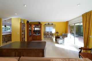 Semi detached house in Sant Vicenç Platja. Casa con piscina y jardín a 5 minutos de la playa en sant vicenç