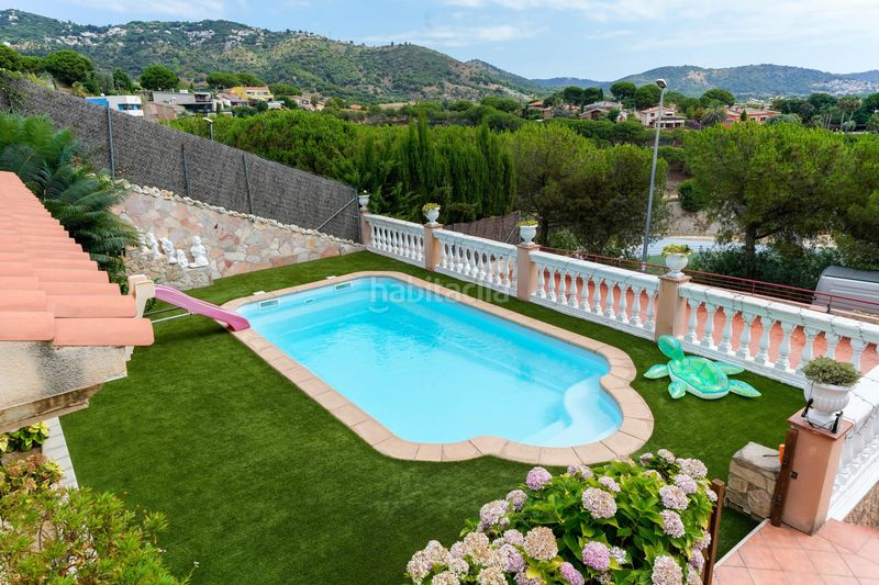 Foto 1233b4aa-8e96-4a73-8a1a-a70051a6d12c. Casa amb calefacció aparcament piscina a Calella