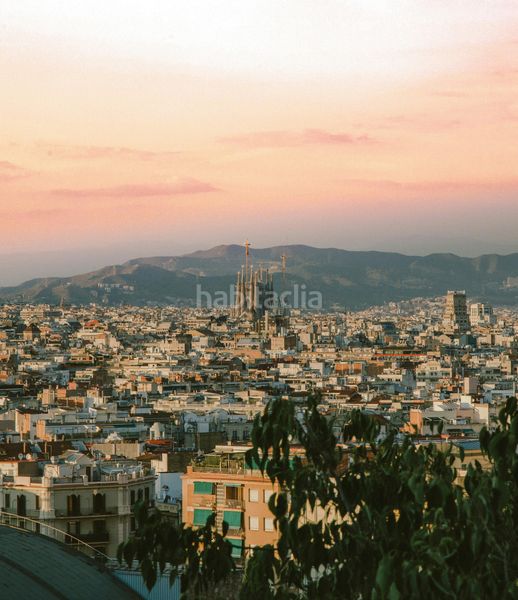 Foto 0e97c50c-0fe5-4beb-bc3d-8c77c08122c9. Aparcament cotxe a La Nova Esquerra de l´Eixample Barcelona