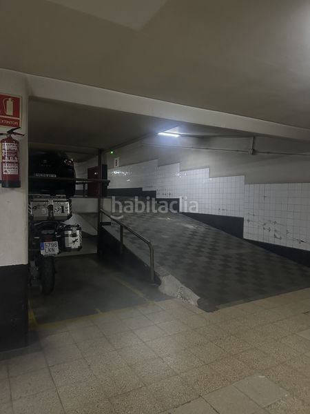 Foto c549a706-4db9-41dc-9d46-50d997421e7d. Aparcament cotxe a La Nova Esquerra de l´Eixample Barcelona