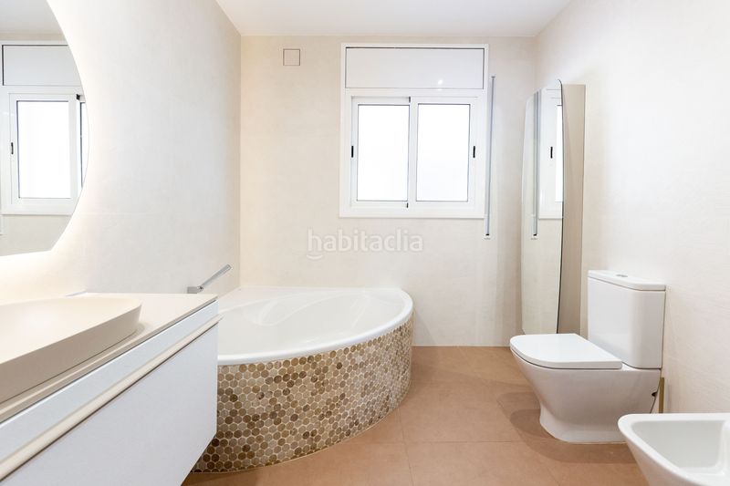 Foto d25b59f3-fe1a-4056-b03d-57c657effc18. Casa amb calefacció aparcament piscina a Santa Susanna