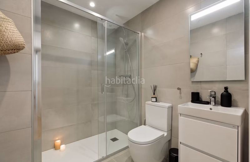 Foto 2438ec97-839a-4f53-a0a8-2f9f554df0fc. Lloguer pis a calle cristóbal colón 10 a los jardines de Marbella - la ermita Marbella