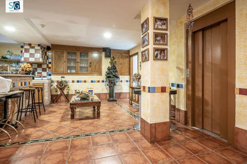 Foto 04995420-9d06-4b59-90db-8dcfe57618a6. Casa amb calefacció piscina a Av. F. Garcia Lorca - Nueva Estación Autobuses Granada