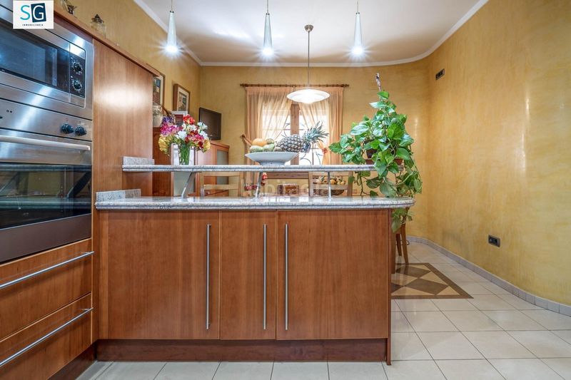 Foto 2fbe37e4-22d3-4622-b40f-7c9c5259a3c1. Casa amb calefacció piscina a Av. F. Garcia Lorca - Nueva Estación Autobuses Granada