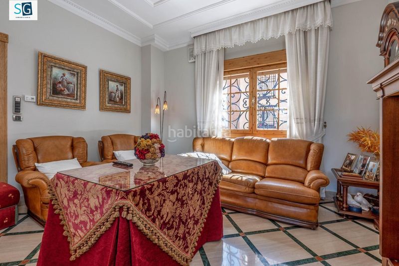 Foto 3cfc6dce-690a-4a28-8ade-b20285f7c90c. Casa amb calefacció piscina a Av. F. Garcia Lorca - Nueva Estación Autobuses Granada