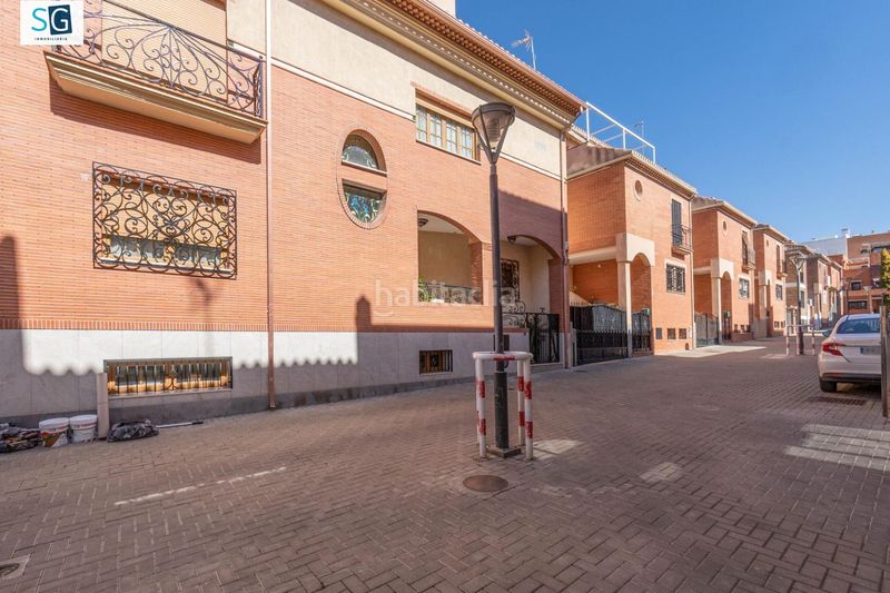 Foto 48c8e0fa-48c7-44d7-8988-2734b61f7a24. Casa amb calefacció piscina a Av. F. Garcia Lorca - Nueva Estación Autobuses Granada