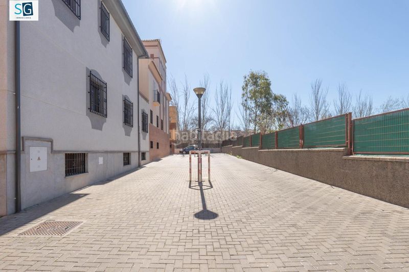 Foto 656f085f-2c4f-4344-93d2-46cd88d22bb3. Casa amb calefacció piscina a Av. F. Garcia Lorca - Nueva Estación Autobuses Granada