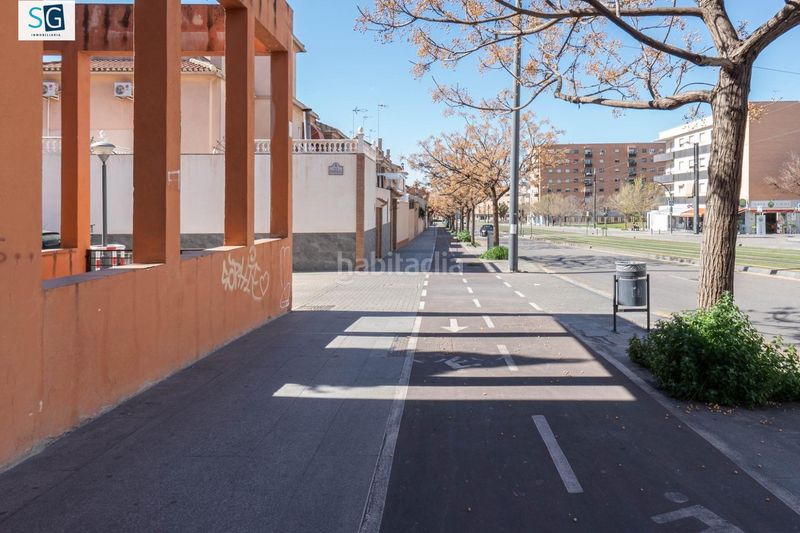 Foto d8ceaf9e-65fb-4ff1-9e18-1a7cce20028d. Casa amb calefacció piscina a Av. F. Garcia Lorca - Nueva Estación Autobuses Granada