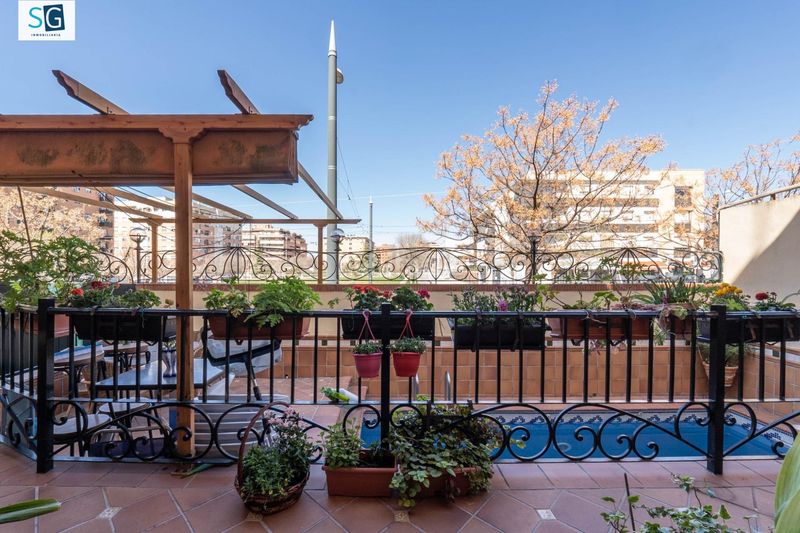 Foto d9a90e33-90ad-44aa-9a11-93e2eebd4f0f. Casa amb calefacció piscina a Av. F. Garcia Lorca - Nueva Estación Autobuses Granada