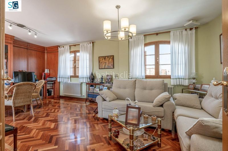 Foto e3bc16cf-024f-4563-a861-9782fa33e672. Casa amb calefacció piscina a Av. F. Garcia Lorca - Nueva Estación Autobuses Granada