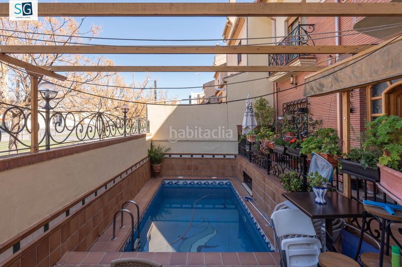 Foto e5d86ea2-9b0b-41ac-9791-bd2a9efd6836. Casa amb calefacció piscina a Av. F. Garcia Lorca - Nueva Estación Autobuses Granada